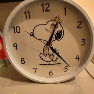Peanuts Snoopy White and Black Wall Clock